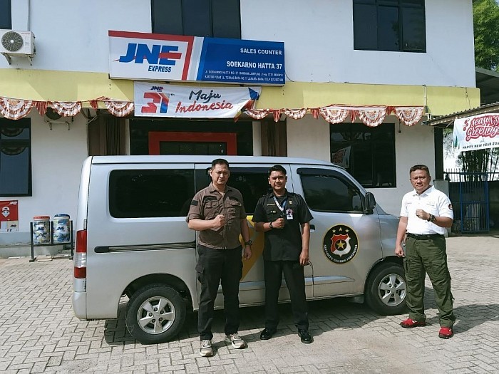 Bersama Team security kami di JNE Lampung