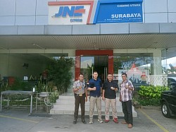 Bersama Team securitu kami di JNE Surabaya