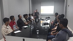 Memberikan materi Safety Driving Training untuk JNE Palembang